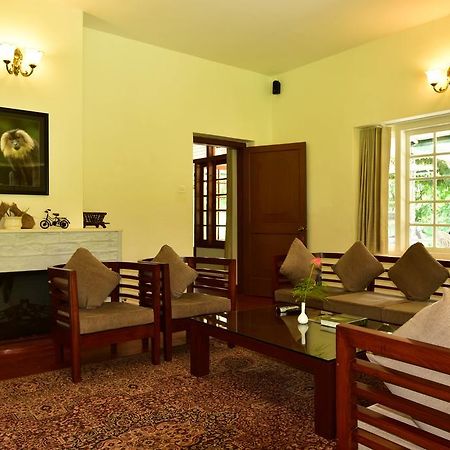 Monica Garden Bungalow Vālpārai Exteriér fotografie